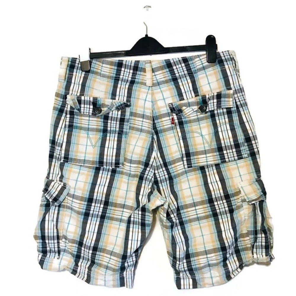 Levi Strauss Blue Yellow 100% cotton Plaid Cargo Shorts Men’s Size 36 11” inseam